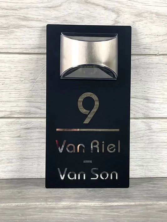 Panneau de numéro de maison personnalisé à énergie solaire